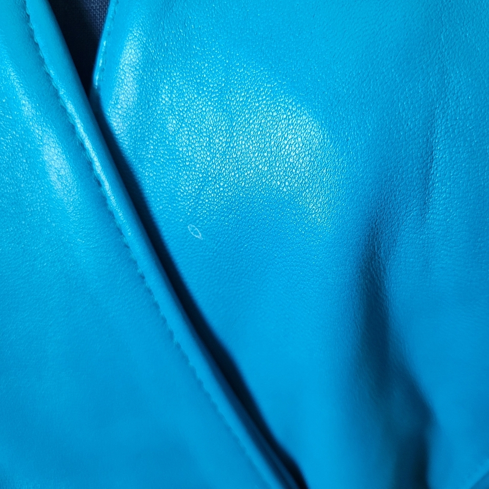 1980s teal blue leather jacket and pencil skirt, 3 piece suit set - Picture 10 of 16